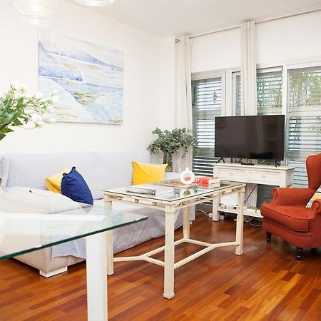 Charming Apartment With Pool And Garage Seville Exterior photo